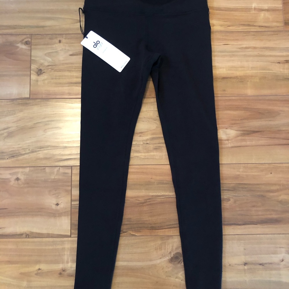 alo yoga black airbrush leggings size small
